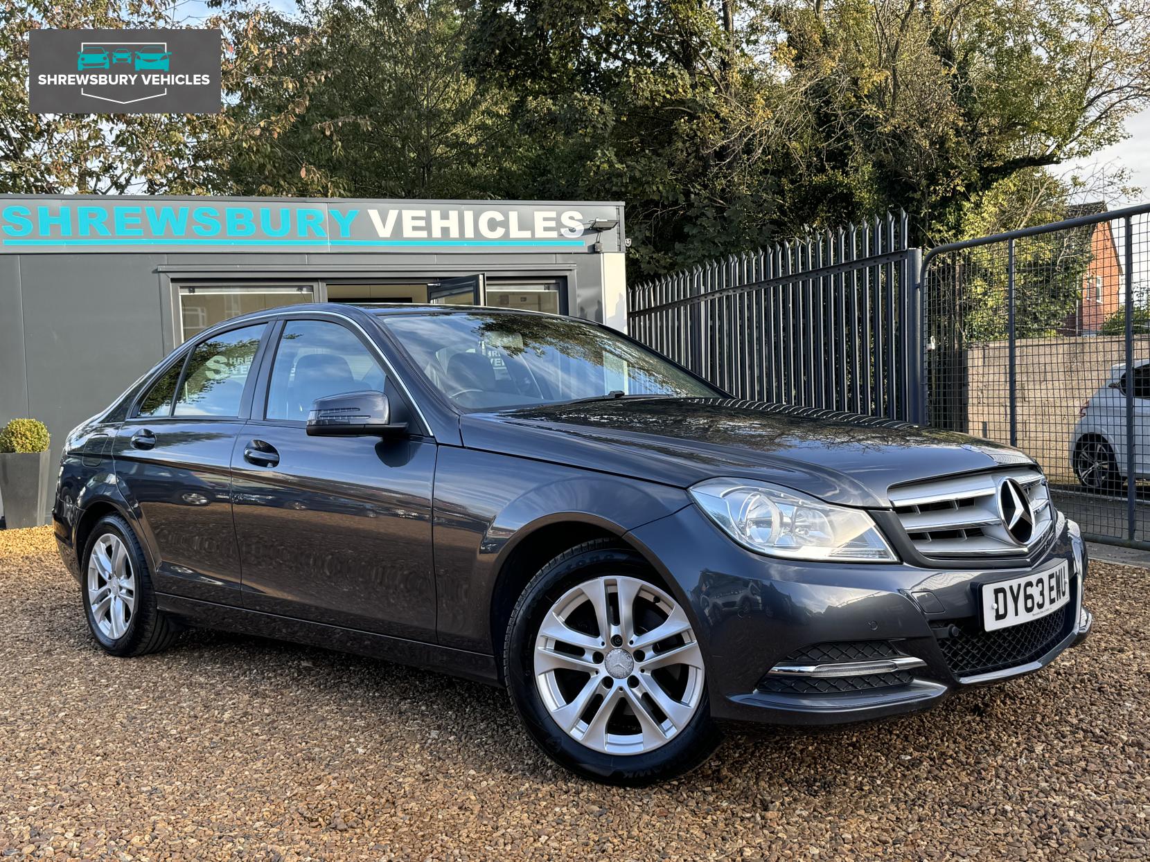 Mercedes-Benz C Class 2.1 C200 CDI Executive SE Saloon 4dr Diesel G-Tronic+ Euro 5 (s/s) (136 ps)