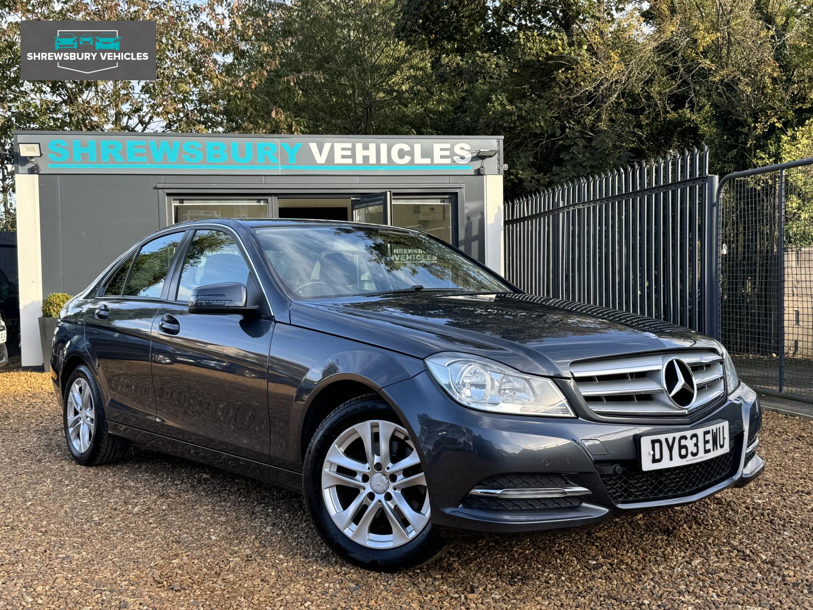 Mercedes-Benz C Class 2.1 C200 CDI Executive SE Saloon 4dr Diesel G-Tronic+ Euro 5 (s/s) (136 ps)