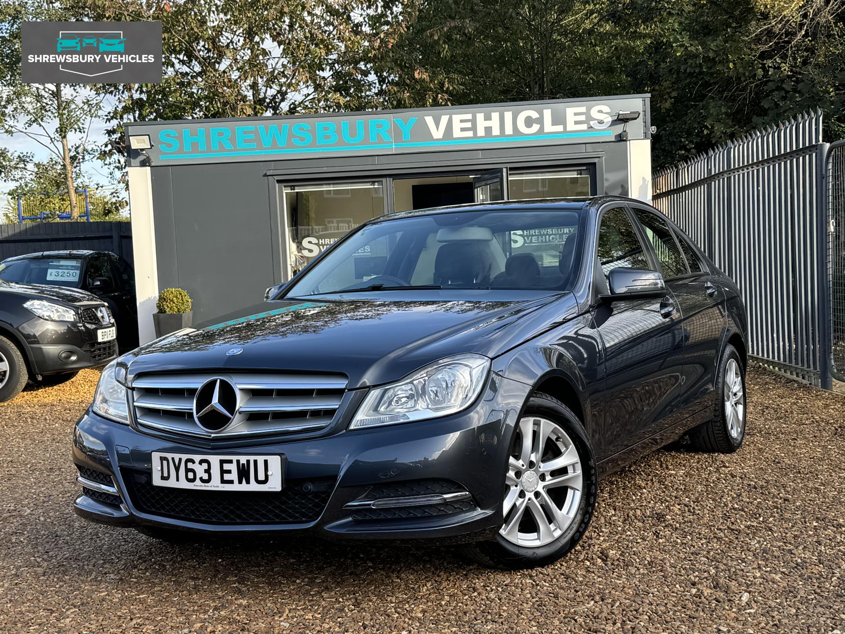 Mercedes-Benz C Class 2.1 C200 CDI Executive SE Saloon 4dr Diesel G-Tronic+ Euro 5 (s/s) (136 ps)