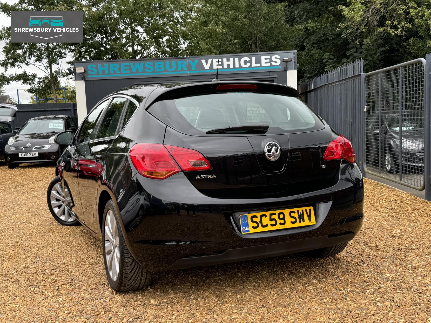 Vauxhall Astra 1.6 16v Elite Hatchback 5dr Petrol Manual Euro 5 (115 ps)