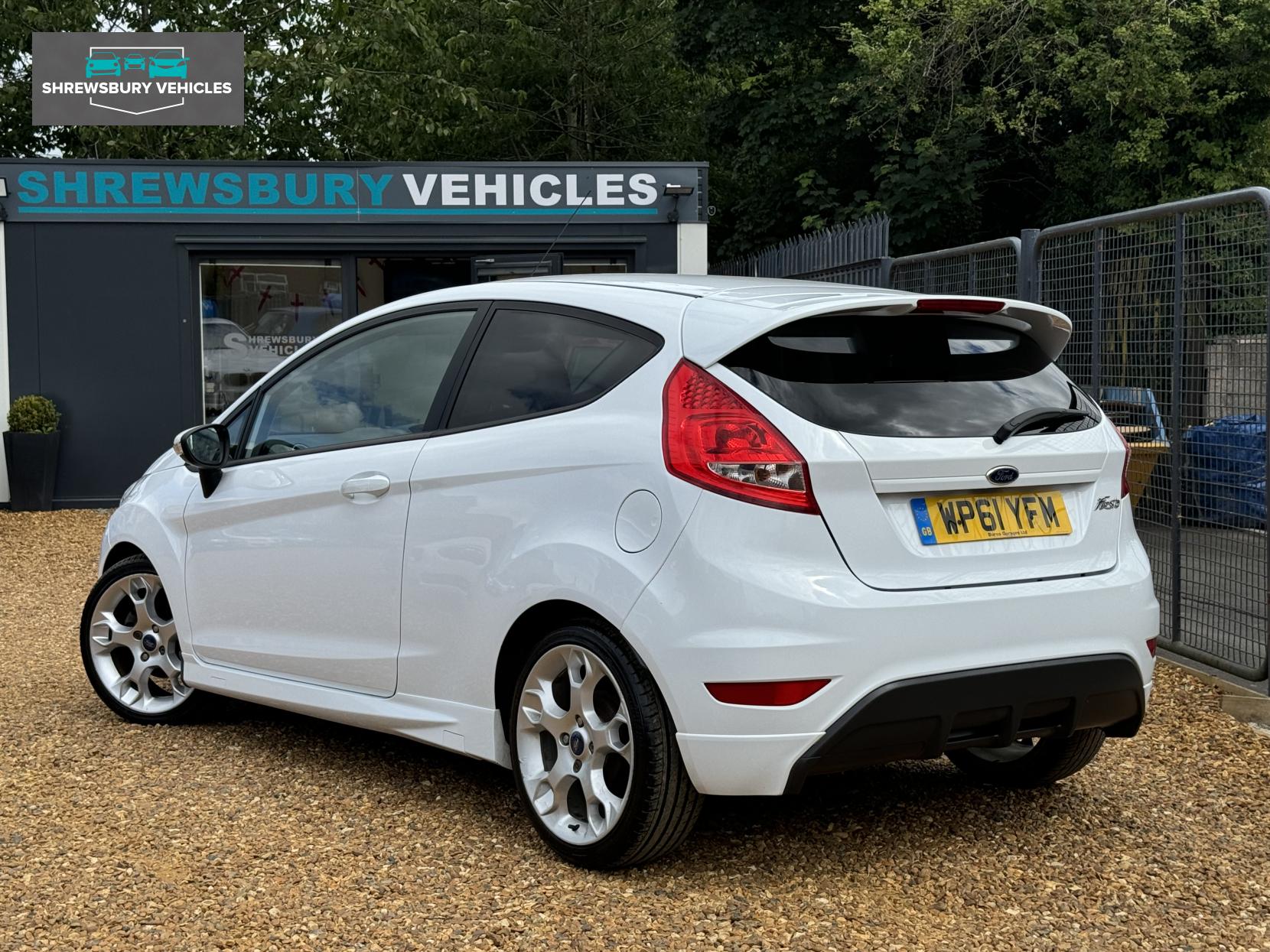 Ford Fiesta 1.6 Zetec S Hatchback 3dr Petrol Manual (134 g/km, 118 bhp)