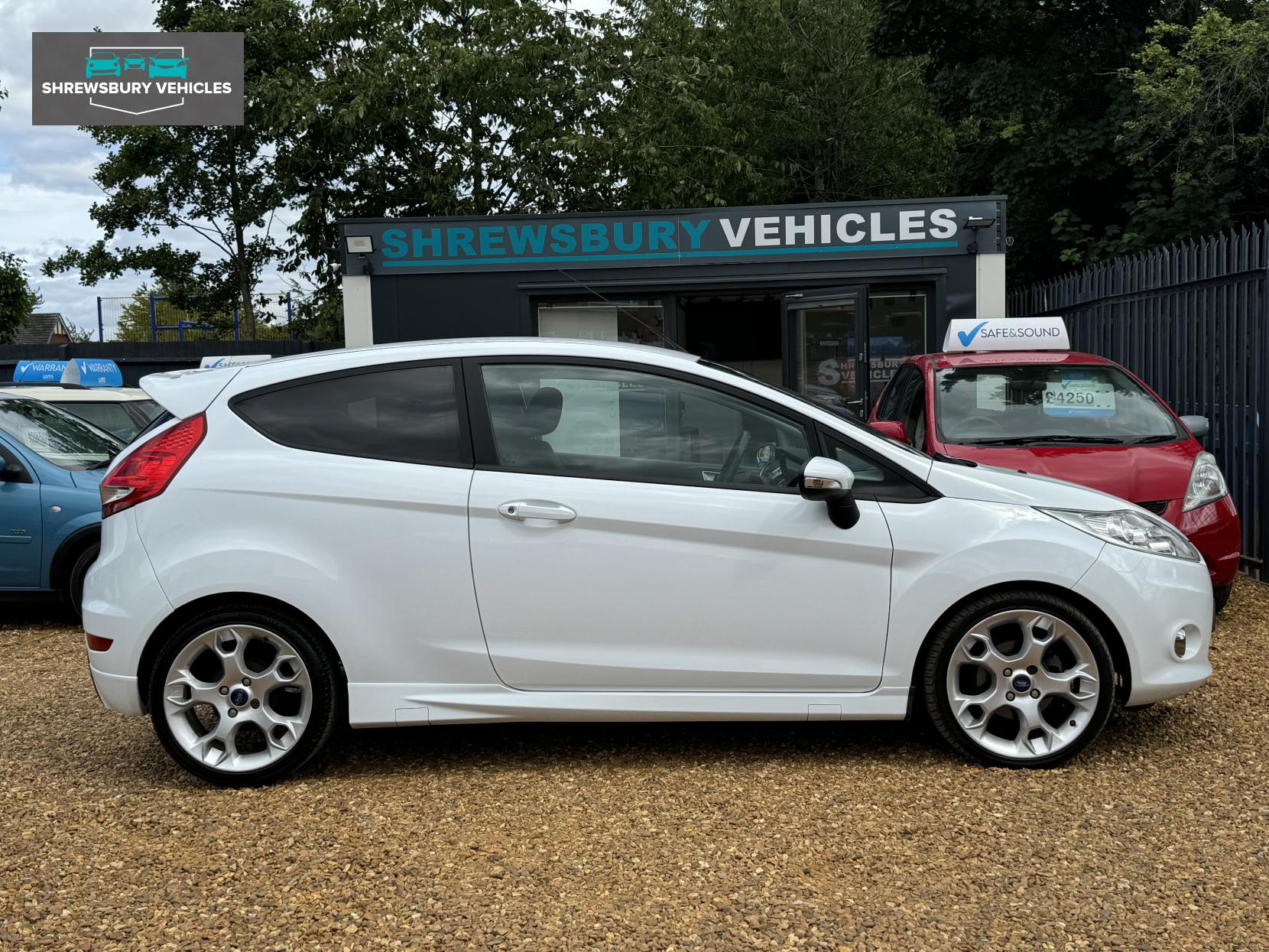 Ford Fiesta 1.6 Zetec S Hatchback 3dr Petrol Manual (134 g/km, 118 bhp)