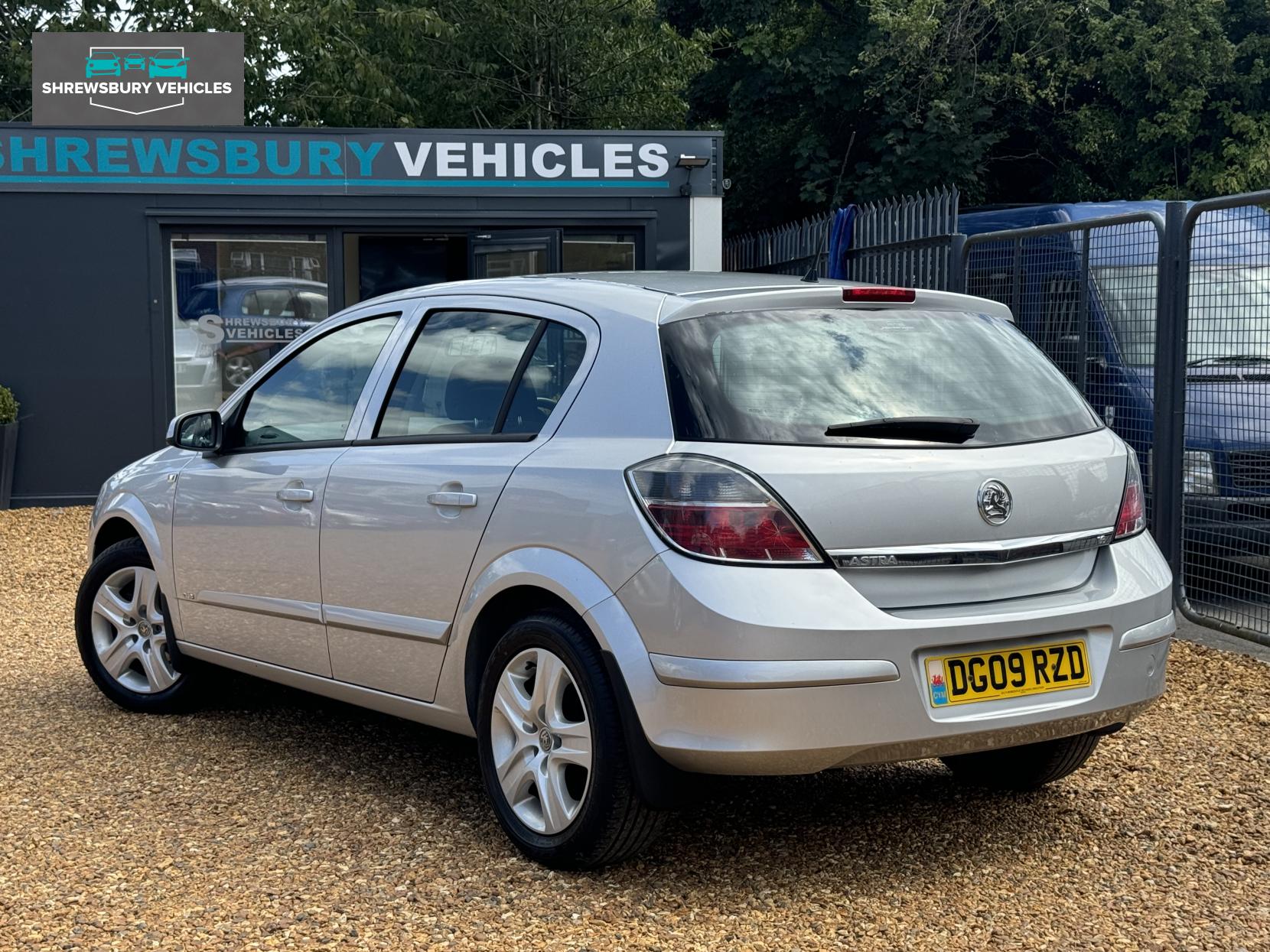 Vauxhall Astra 1.6i 16v Club Hatchback 5dr Petrol Manual (155 g/km, 113 bhp)