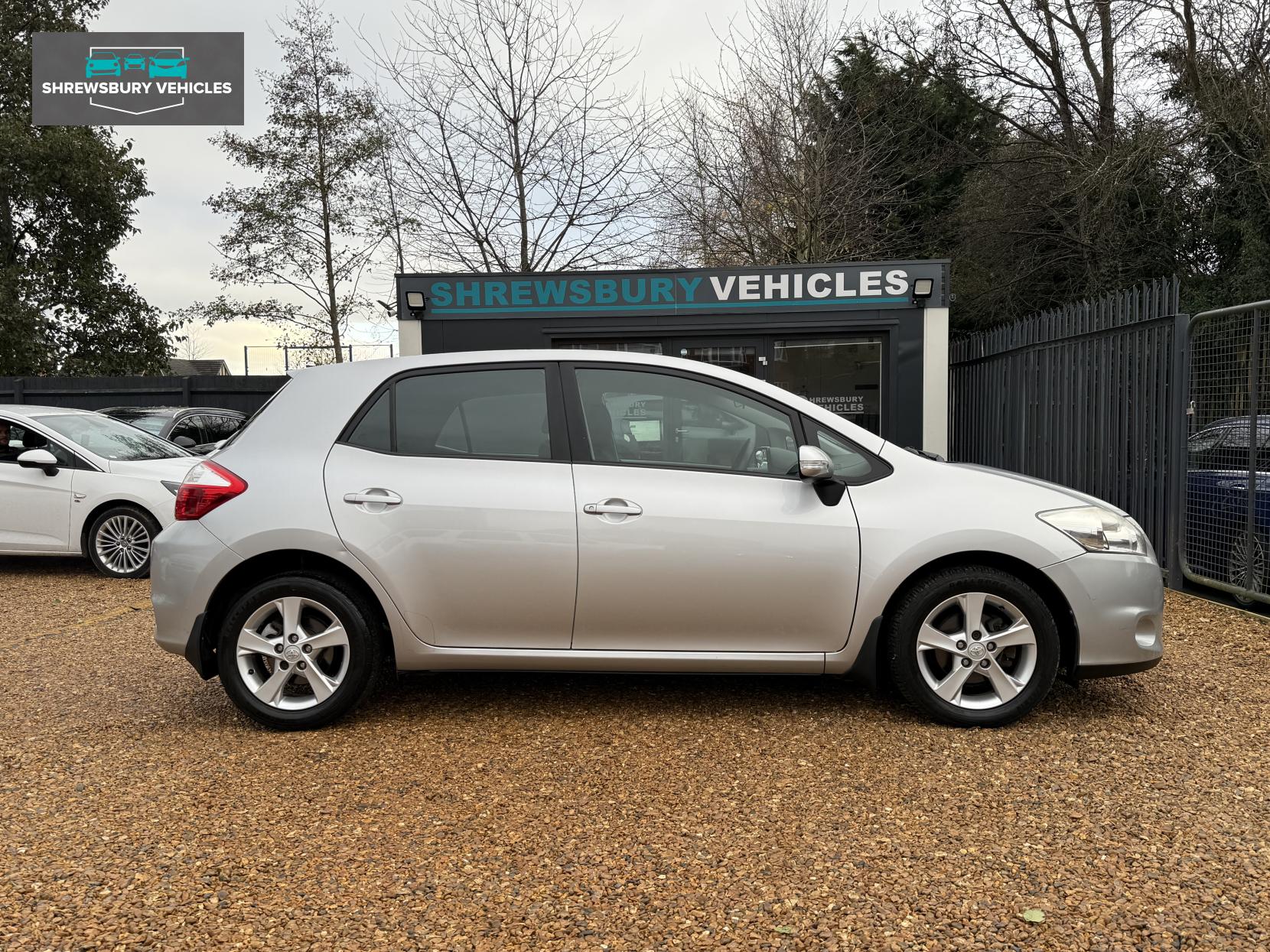 Toyota Auris 1.6 V-Matic TR Hatchback 5dr Petrol Manual Euro 5 (132 ps)