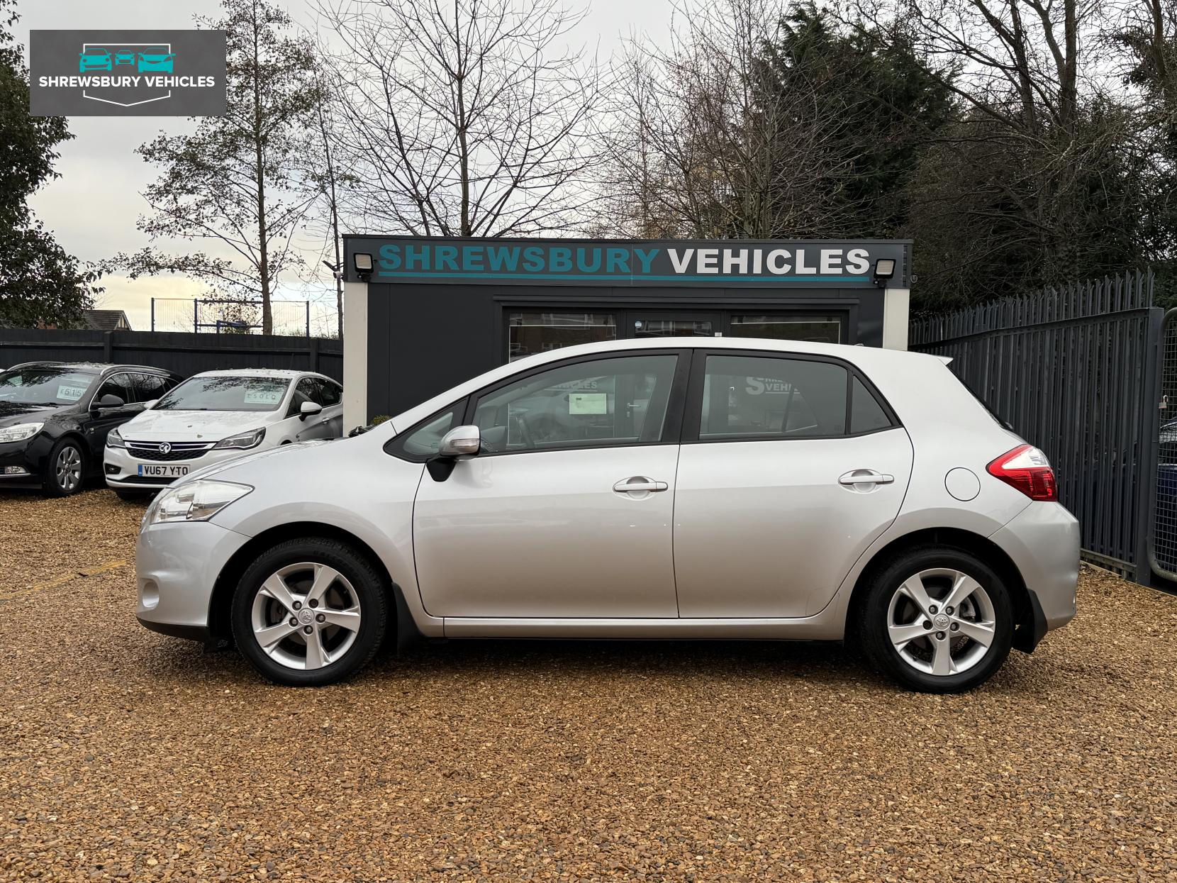 Toyota Auris 1.6 V-Matic TR Hatchback 5dr Petrol Manual Euro 5 (132 ps)