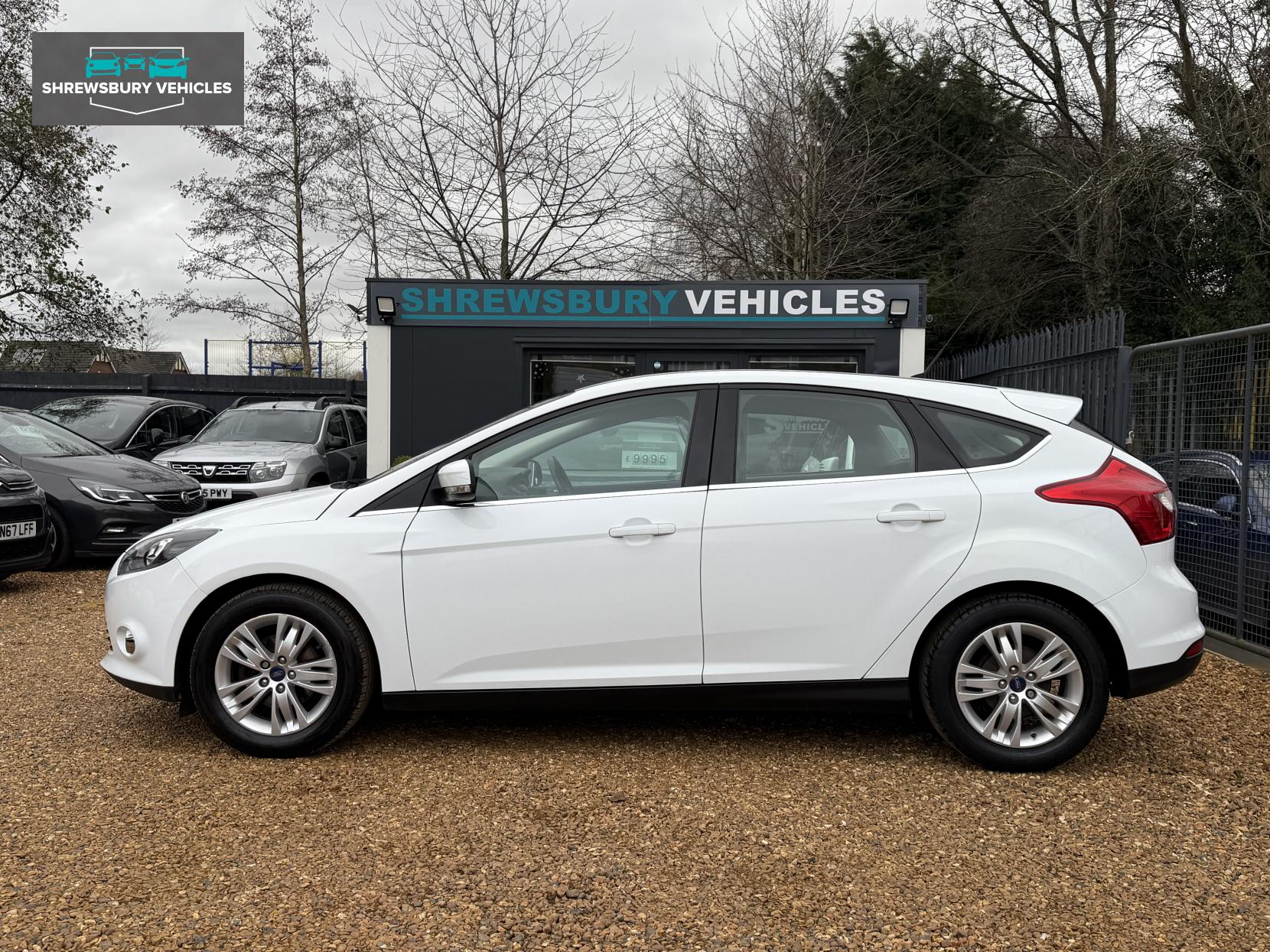 Ford Focus 1.6 TDCi Titanium Navigator Hatchback 5dr Diesel Manual Euro 5 (s/s) (115 ps)